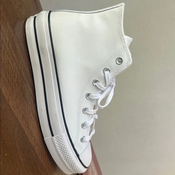 Converse Chuck Taylor All Star Platform White Leather High-Tops NWOT - Picture 11 of 16